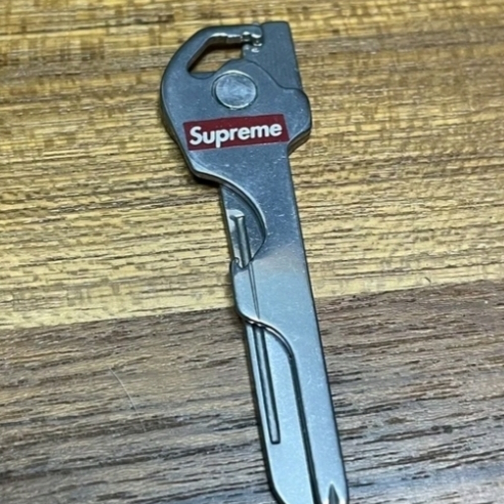 Supreme Swiss Tech Multi-Utility Key